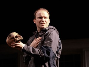 Rory Kinnear in Hamlet