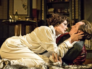 Anna Chancellor and Toby Stephens in Private Lives. Photo: Johan Persson
